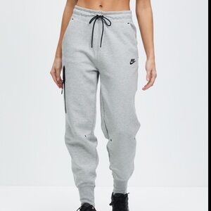 Nike Tech Joggers